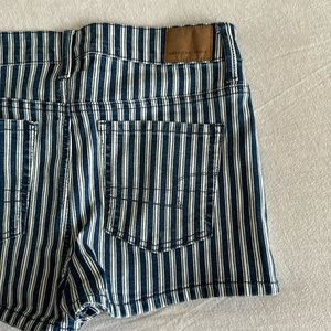 American Eagle High Rise Striped Shorts sz 4 *NEW*